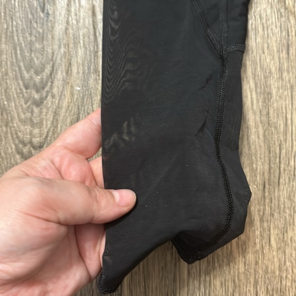 Victoria secret mesh side yoga pants - Picture 2 of 5